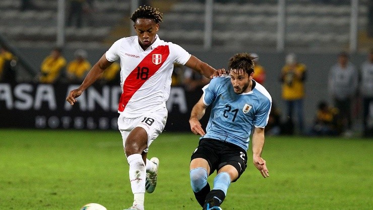 Uruguay y Perú, trascendental partido.