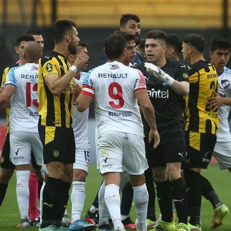 El clásico Peñarol vs Nacional continuó en las redes: cruce de mensajes en las cuentas