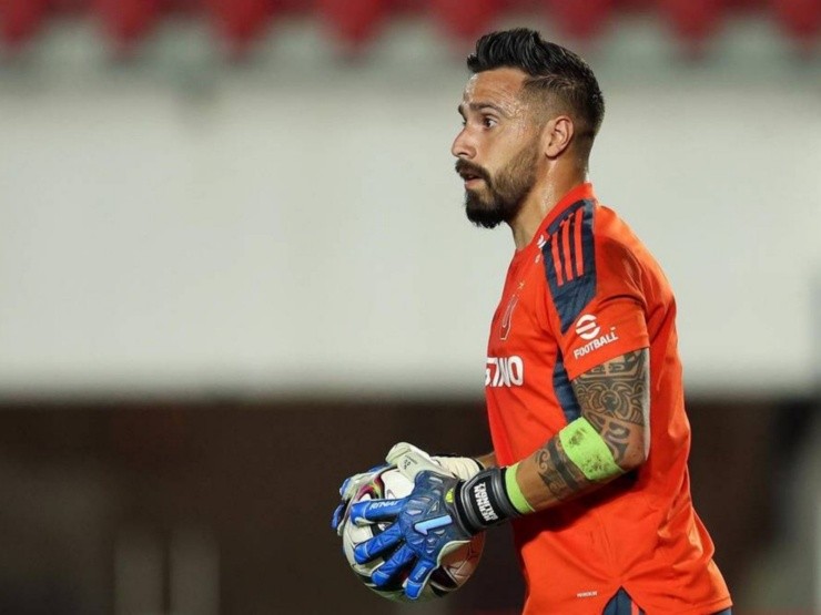 El portero de los Azules sabe que este partido ante Colo Colo es especial | Foto: Udechile