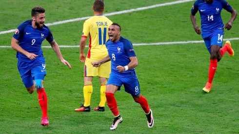 Payet en acción de juego con Francia.
