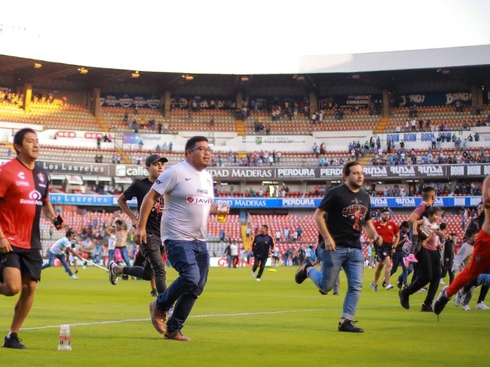 Many hurt in brawl at Mexican soccer match between Queretaro, Atlas