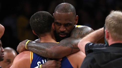 LeBron James y Stephen Curry en Lakers vs. Warriors