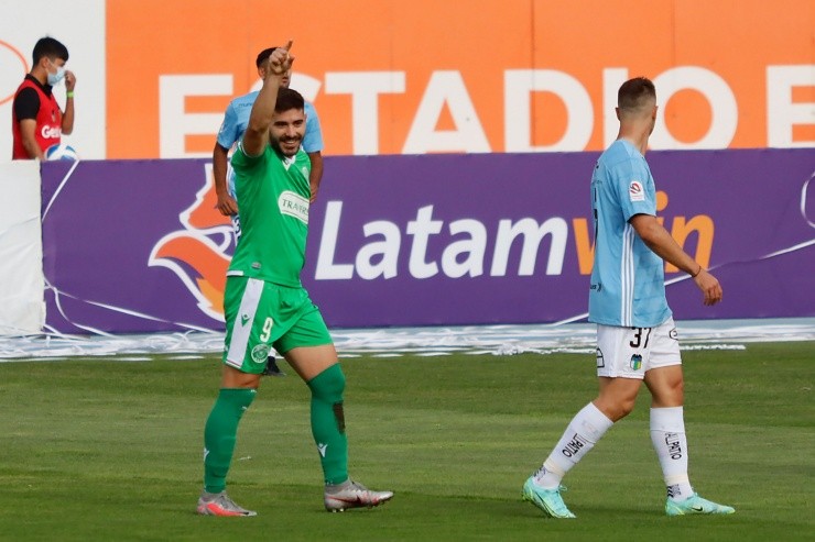 Lautaro Palacios fue la gran figura del encuentro anotando un doblete | Foto: Agencia Uno 