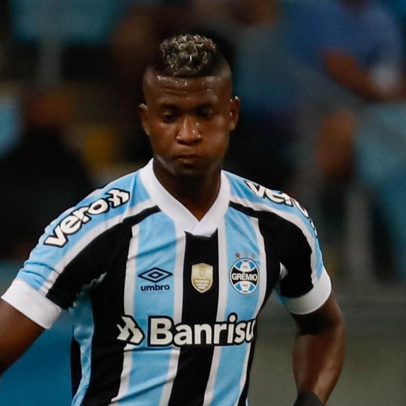 “Faltam detalhes”; Grêmio age rápido no mercado e acerta com substituto de Orejuela