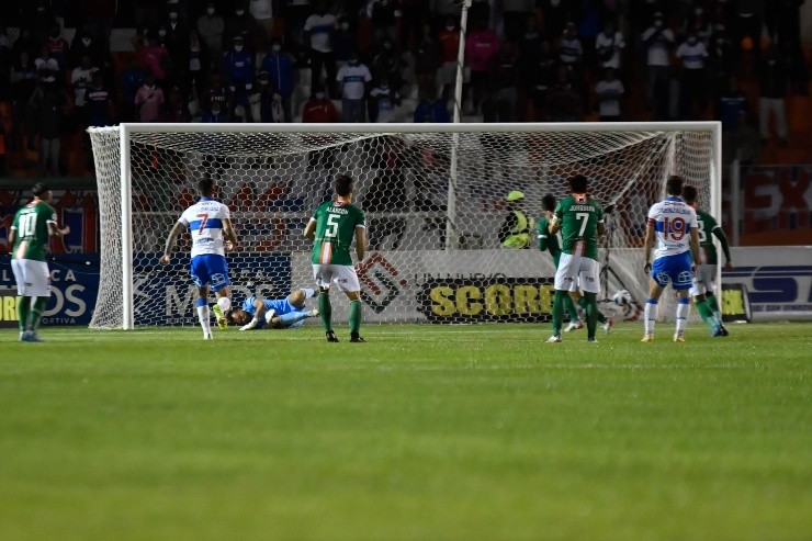El Gato Lezcano anotó uno de los tantos en el triunfo de Cobresal ante la UC | Foto: Agencia Uno 