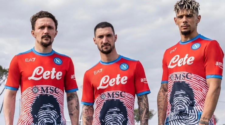 Maradona all red tribute (Napoli)