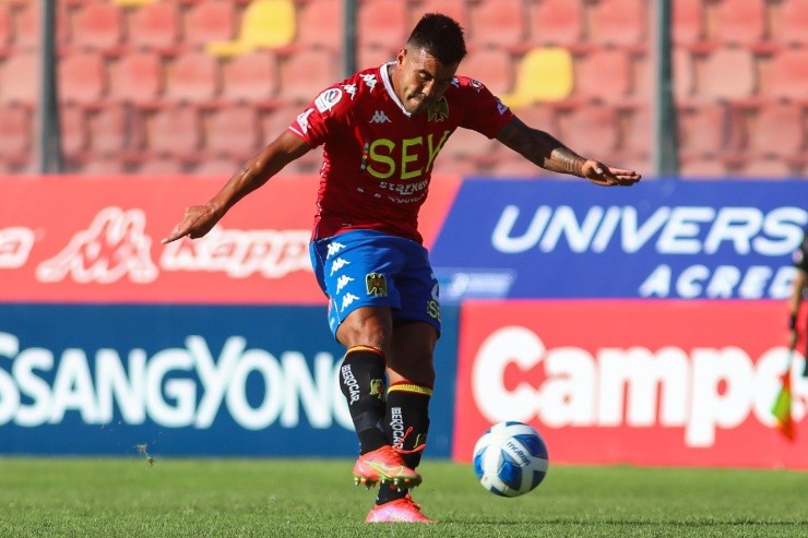 El ex volante de los Azules no se mostró contento con jugar en Quillota | Foto: Agencia Uno 
