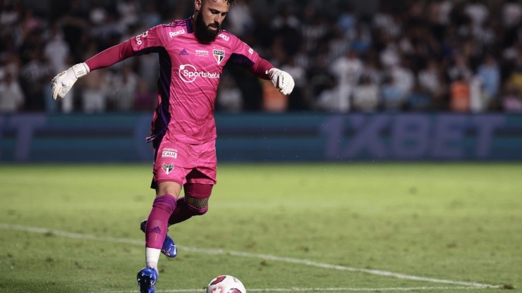 Ettore Chiereguini/AGIF. Sem espaço no Santos, Jandrei foi negociado ao Tricolor Paulista após temporada questionável de Tiago Volpi.