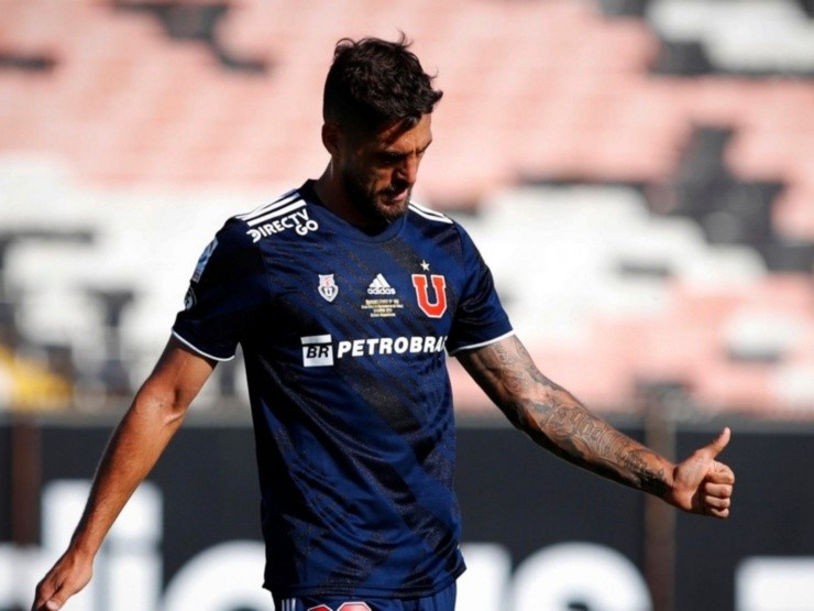 Larrivey no conoció de victorias ante Colo Colo | Foto: Agencia Uno 