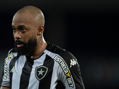 “Eu compro até a camisa do Chay"; torcida faz lobby para Botafogo contratar meio-campista de 23 anos