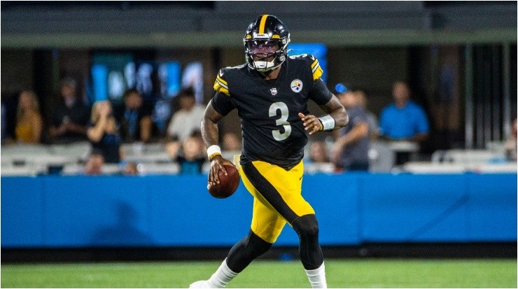 Haskins se queda en los Steelers. (Getty Images)