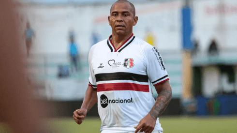 Walter, ex-Santa Cruz, é anunciado pelo Amazonas FC; data de estreia do atacante é estipulada