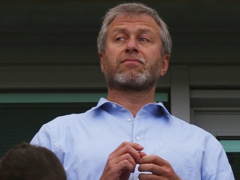 Dono do Chelsea é acusado de esquema fraudulento e emissora exibe novas evidências