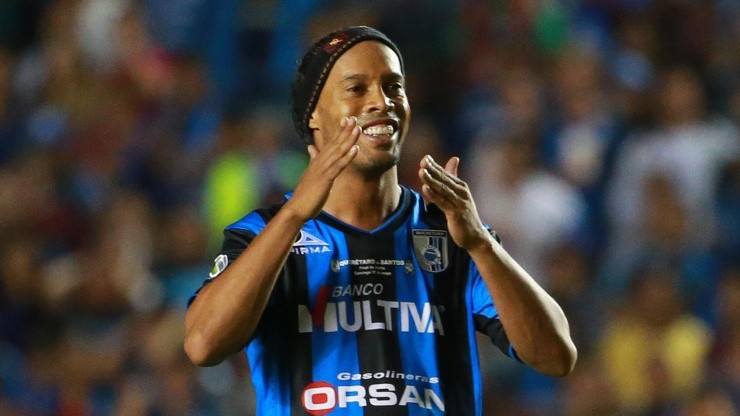 Ronaldinho se metió en el tema de la violencia en Querétaro.
