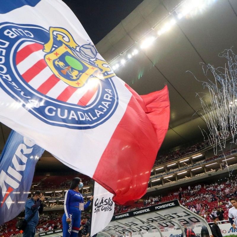 La barra de Chivas tiene un plan para estar presente ante Atlas