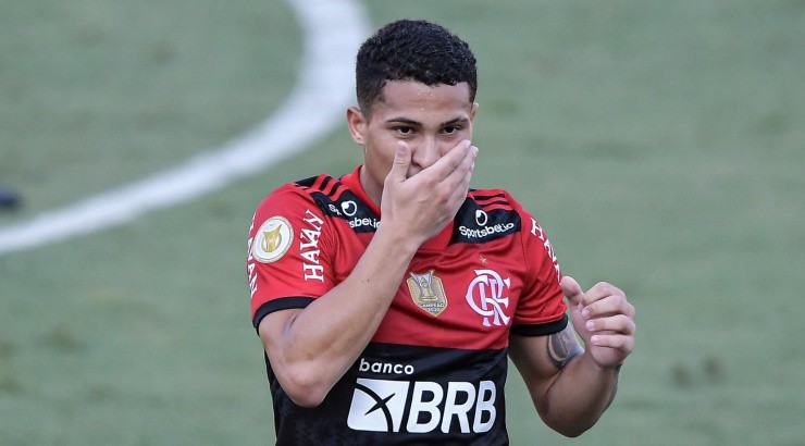 Foto: Thiago Ribeiro/AGIF - João Gomes gerou alvoroço na torcida do Flamengo.