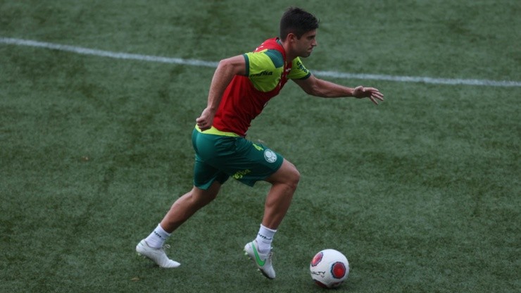 El zaguero nacional entrena enfocado en los objetivos del equipo | Foto: Palmeiras 
