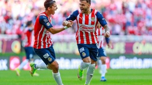 Vega y Zaldívar celebran un gol (JAM MEDIA)