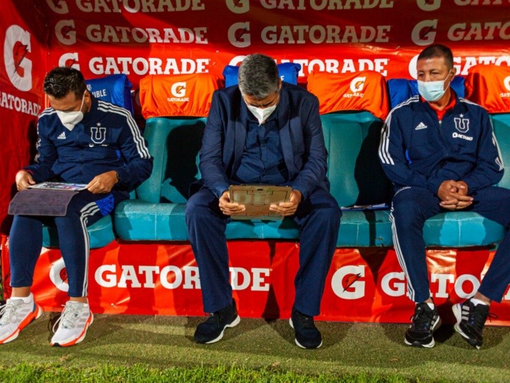 El DT de los Azules se mostró triste por no poder darle el triunfo a los hinchas de la U | Foto: Agencia Uno 
