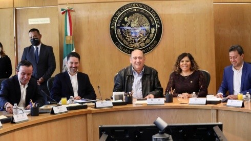 Mikel Arriola y Yon de Luisa en reunión con Rubén Moreira y Mary Jose Alcalá.