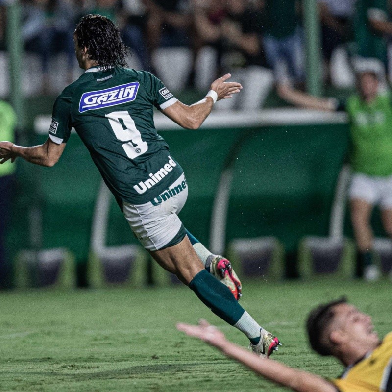 "Cria muita expectativa”: técnico do Criciúma demonstra animação e ataca arbitragem após derrota