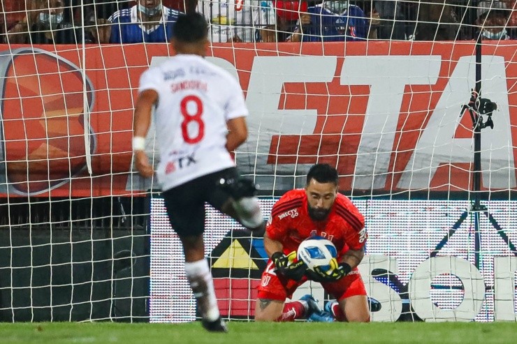 El portero de los Azules es el segundo arquero más goleado del campeonato | Foto: Agencia Uno 