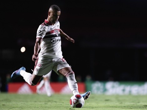 “Saudades”; torcida do São Paulo critica Alisson e pede chegada de meia que pode ficar livre em junho