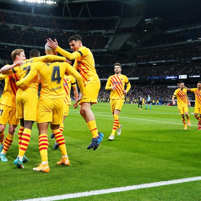 Barcelona aplastó a Real Madrid en el Bernabéu y sueña con La Liga