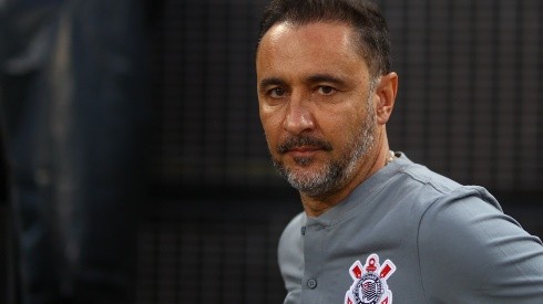 Marcello Zambrana/AGIF - Vítor Pereira, técnico do Corinthians