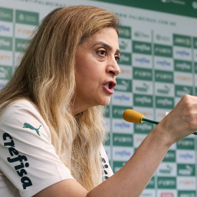 Leila 'sobe o tom' e manda recado sobre camisa 9 no Palmeiras