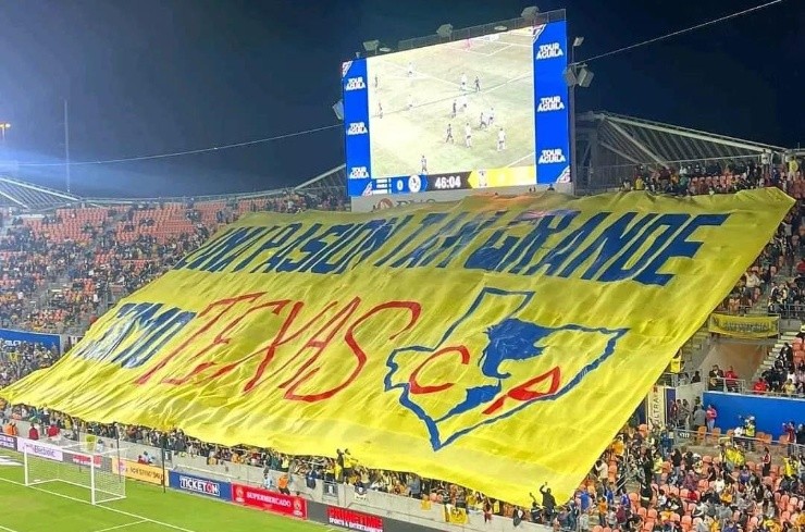 Manta de La Monumental del América en USA. (@LAMONUMENTALUSA)