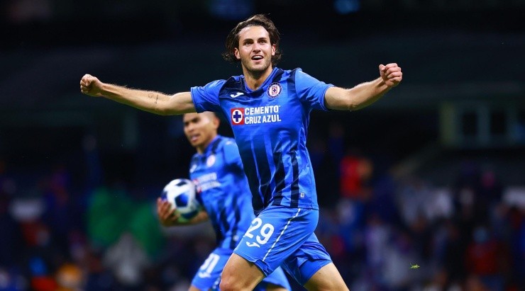 Santi Giménez fue convocado en el Tri. (Imago 7)