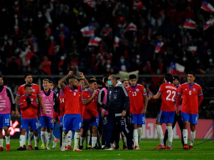 La Selección Chilena debe sumar en su visita a Brasil para mantener su ilusión | Foto: Agencia Uno 
