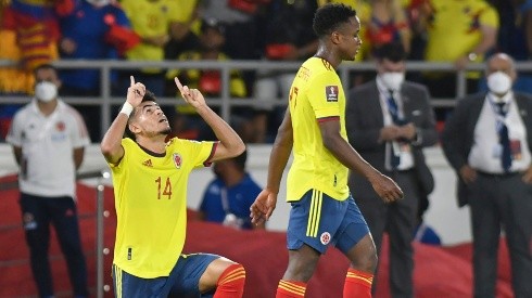 Luis Diaz celebrates his goal for Colombia vs Bolivia.