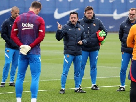 “Não temos notícias”: presidente do Barcelona abre o jogo sobre renovação de titular de Xavi