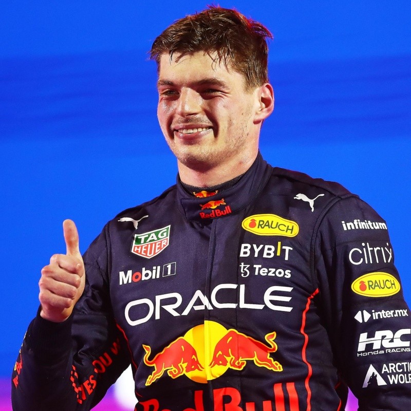 VIDEO: ¡Verstappen condujo con una mano!