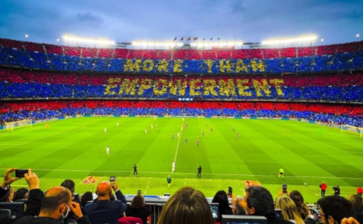 Futebol feminino bate recorde de público em jogo Barcelona x Real