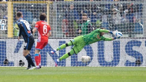 David Ospina volvió a salir figura con Napoli en la victoria clave ante Atalanta en Bérgamo.