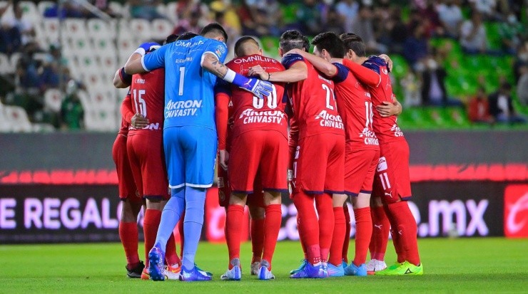 Jugadores de Chivas deben dar vuelta el mal momento. (Imago 7)