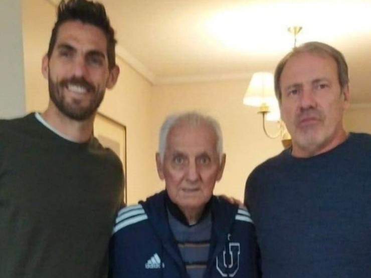En el 2021, Larrivey y Vargas visitaron a El Gran Leonel en su hogar | Foto: U. de Chile 