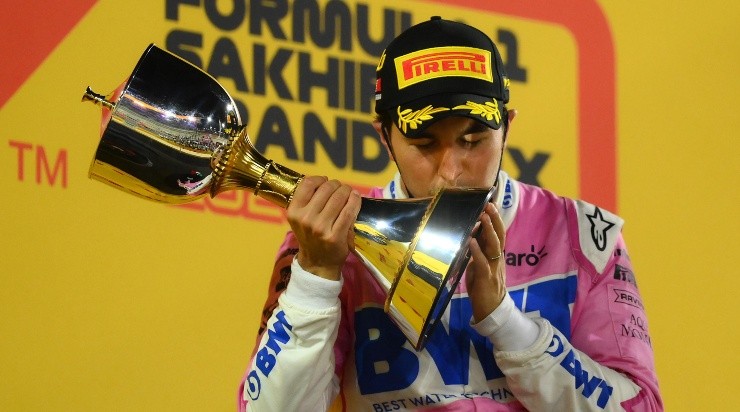 Checo celebrando el triunfo en Sakhir. (Getty)