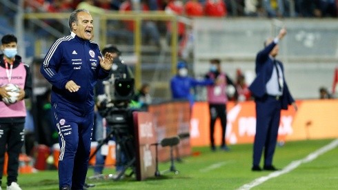 Martín Lasarte asume la responsabilidad de la no clasificación de La Roja a la Copa del Mundo de Qatar