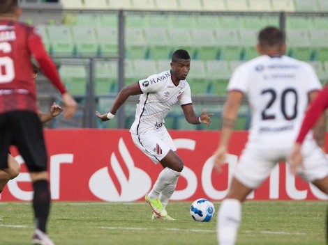 El campeón de Sudamericana no pudo: Paranaense igualó sin goles ante Caracas