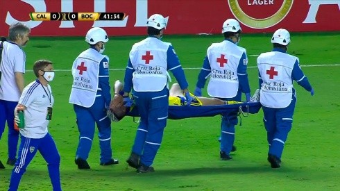 Se lesionó Zambrano: lo tuvieron que retirar en camilla de Deportivo Cali-Boca