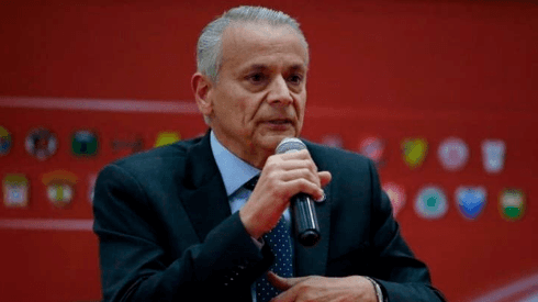 Javier Castrilli critica duramente a los árbitros chilenos