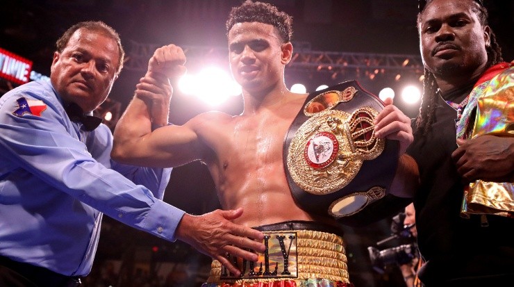 Rolando Romero with the WBA Interim Lightweight Title. (Edward A. Ornelas/Getty Images)