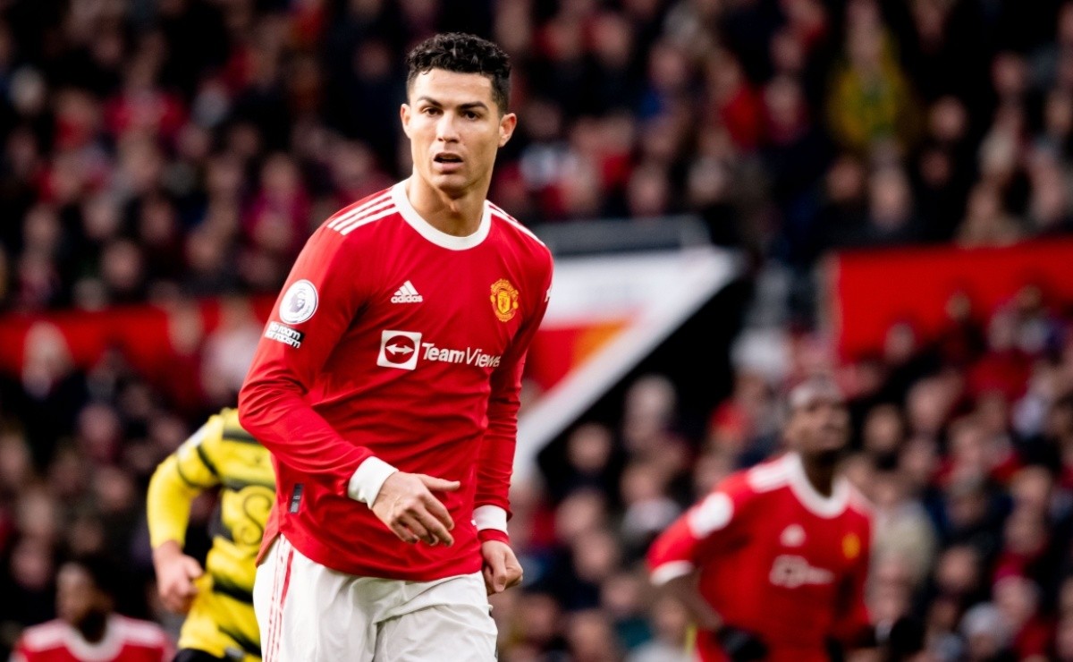 Report: Cristiano Ronaldo on list of Manchester United outgoing players ...