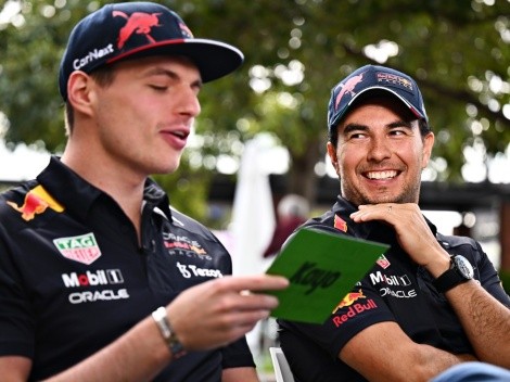 ¡Sin pudor! Checo exhibe a Verstappen por desnudarse enfrente de su equipo