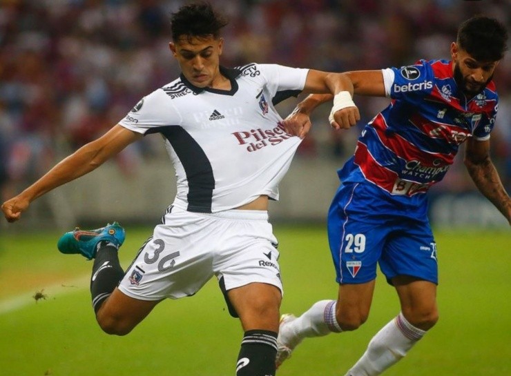 El Pibe Solari fue un verdadero dolor de cabeza para los jugadores de Fortaleza | Foto: Colo Colo 