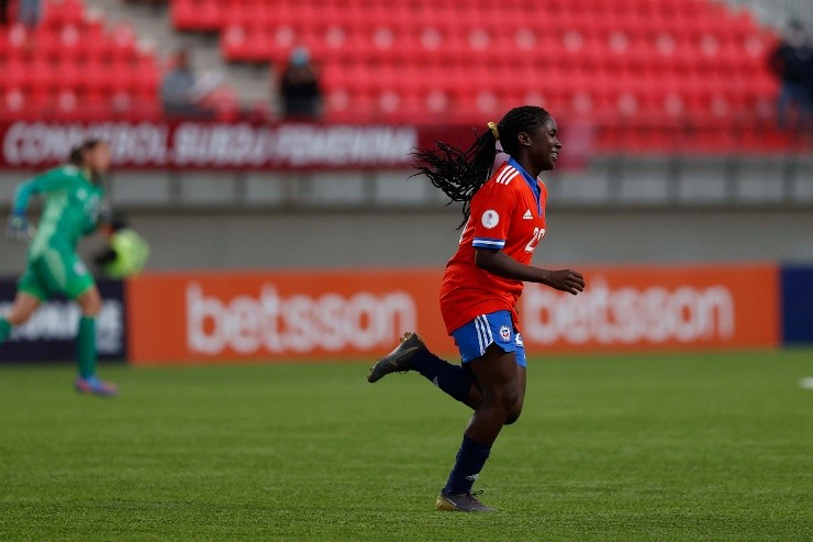 Mary Valencia inauguró el marcador en esta tarde ante Perú | Foto: La Roja 